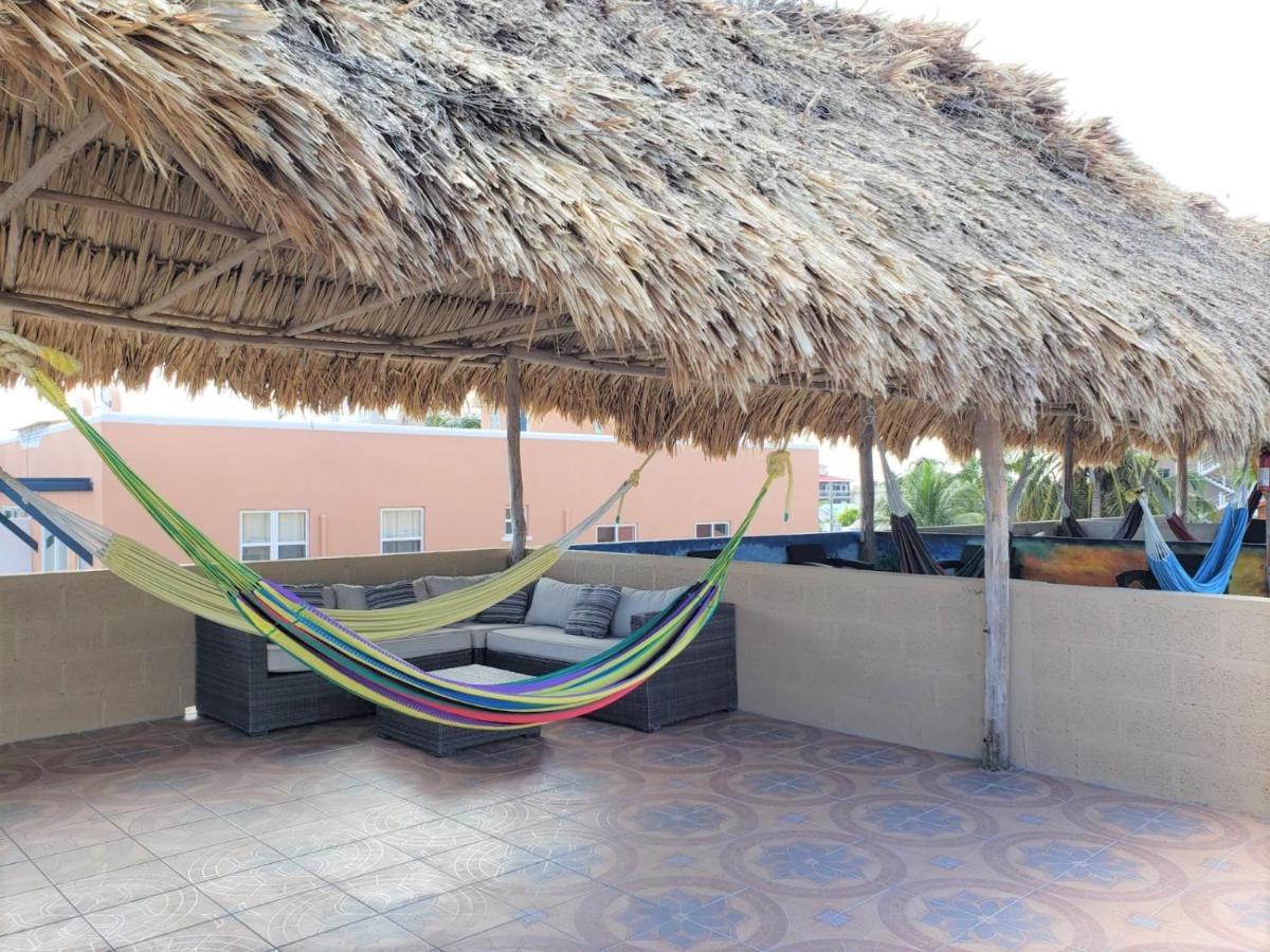 Beach Club Condos At Popeyes Caye Caulker Eksteriør billede