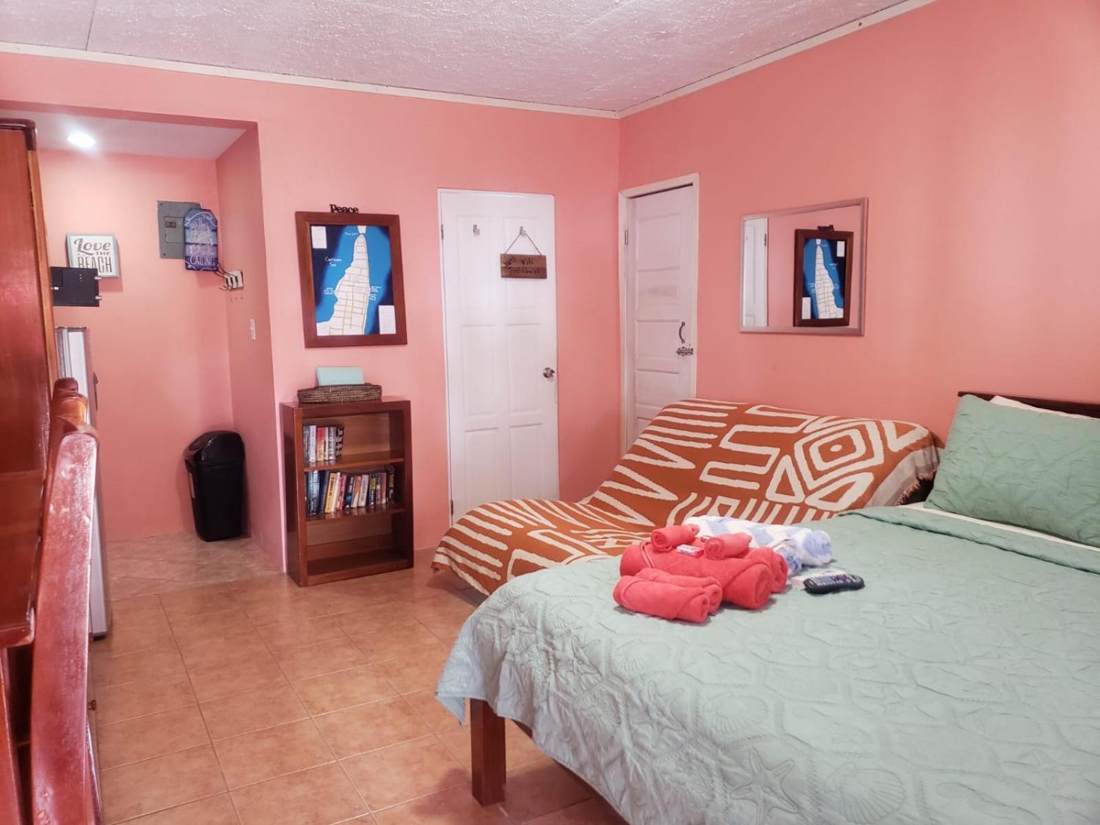 Beach Club Condos At Popeyes Caye Caulker Eksteriør billede